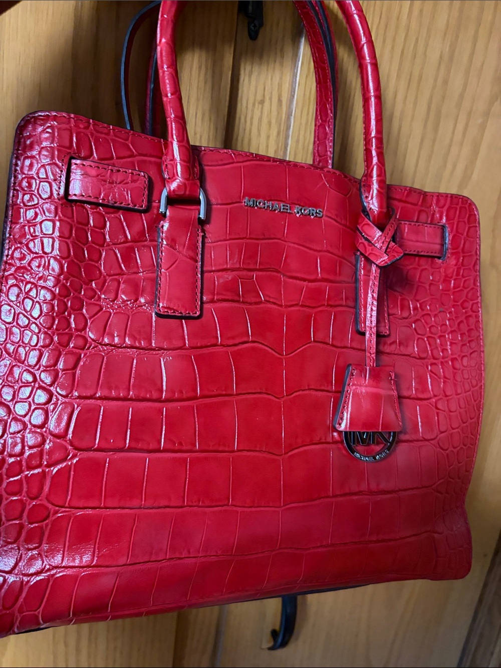 Michael Kors Red Croc-Embossed Satchel w/Convertible Strap NWOT Approx 12x10x4.5